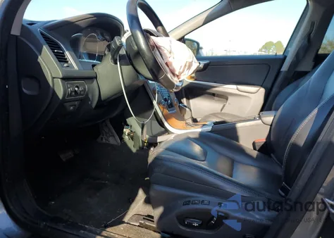 2017 Volvo Xc60 T5 Inscription z USA, uszkodzony, nr VIN YV440MDU8H2199303